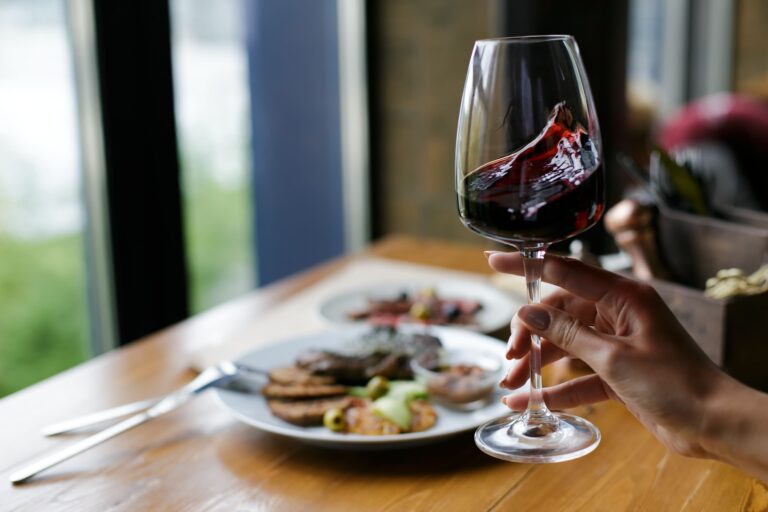 Calories in a bottle or cup of Rioja